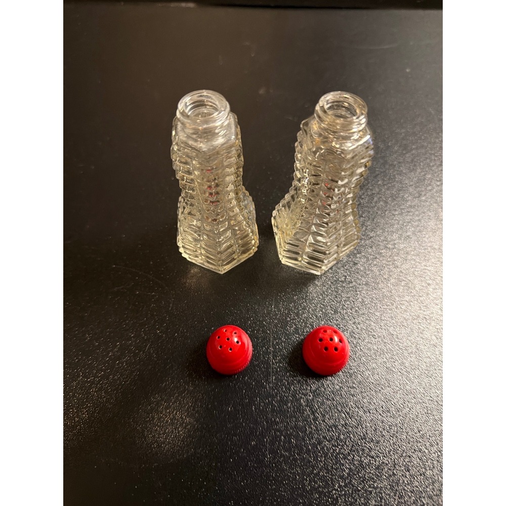 Vintage Clear Glass Salt & Pepper Shakers Set Hexagon Art Deco Style Red Screw - Picture 4 of 4